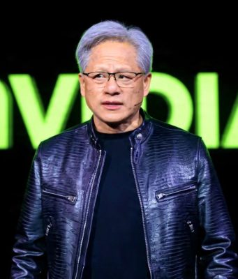หุ้น Nvidia ร่วงเกือบ 5% ฉุดกลุ่มชิปรอบทิศ ส่งผล Apple ทวงคืนตำแหน่ง “บริษัทมูลค่าสูงที่สุดในโลก”
